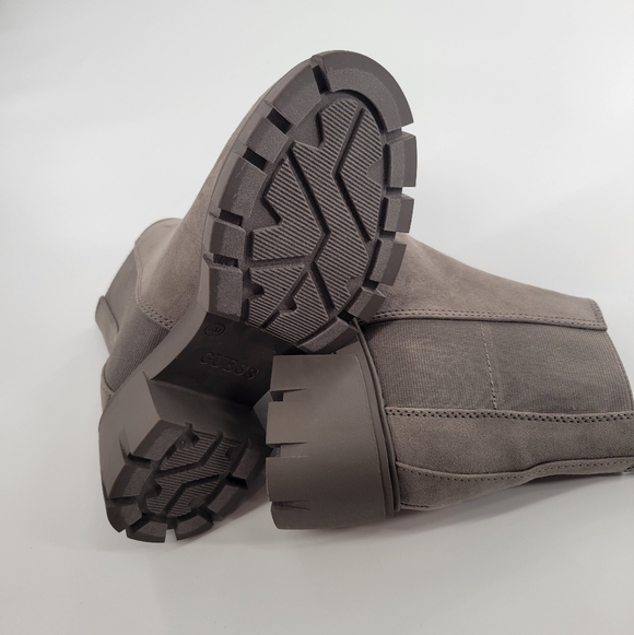 Guess Kaniela Suede Gray Ankle Boots Size 6 New - Picture 3 of 7